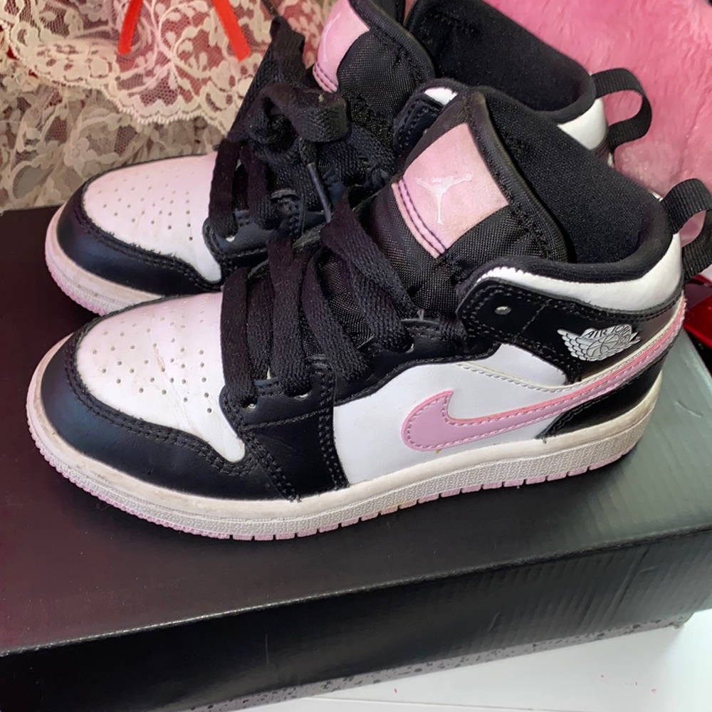 Air Jordan 1 white light arctic pink